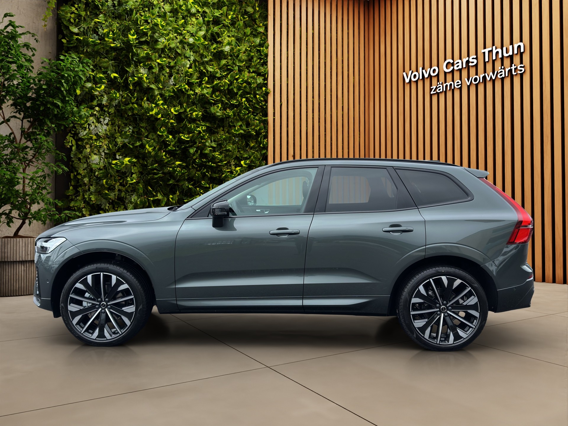VOLVO XC60 2.0 B5 MH Ultra Dark AWD-image-4