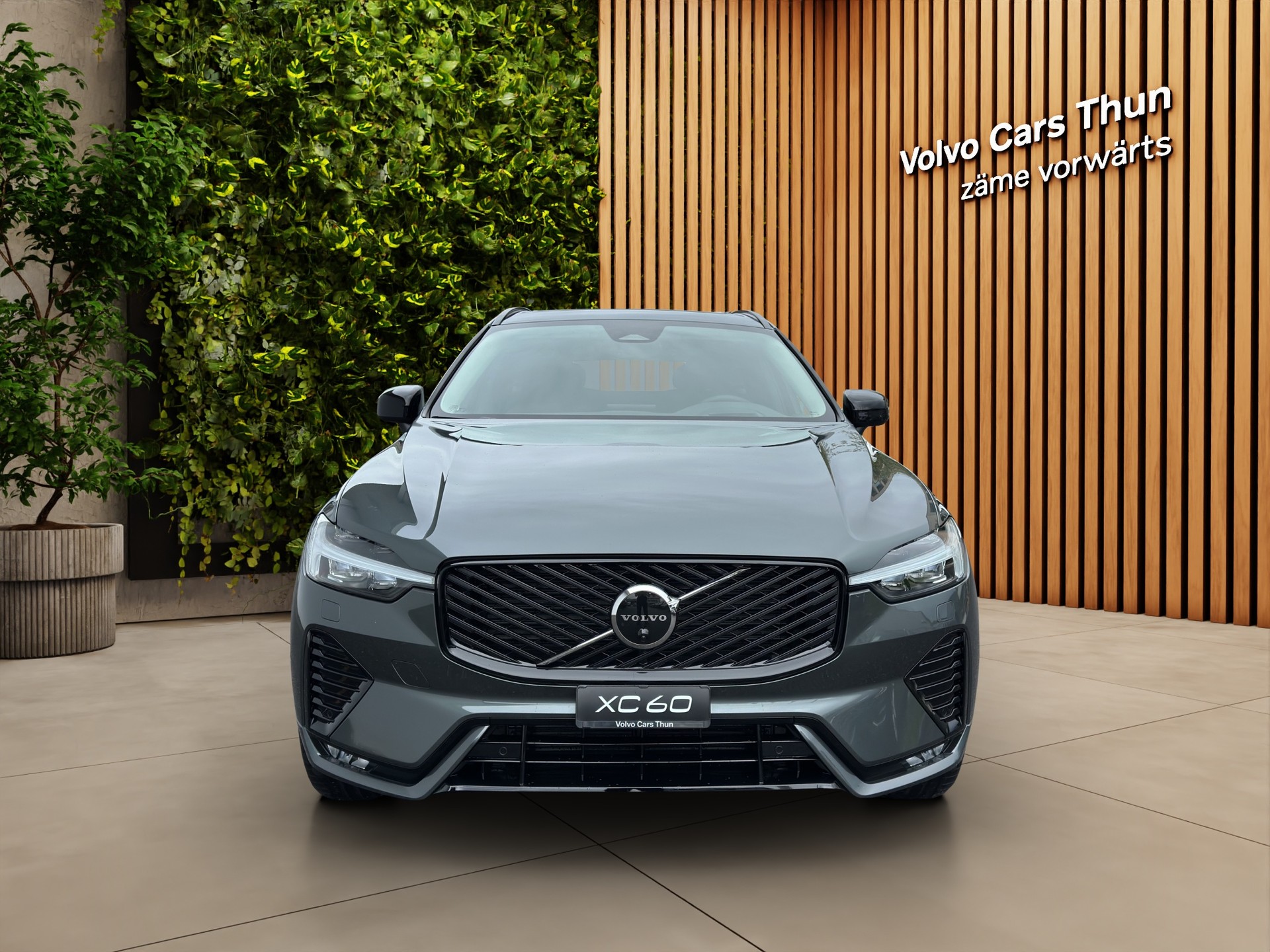 VOLVO XC60 2.0 B5 MH Ultra Dark AWD-showroom-element-1