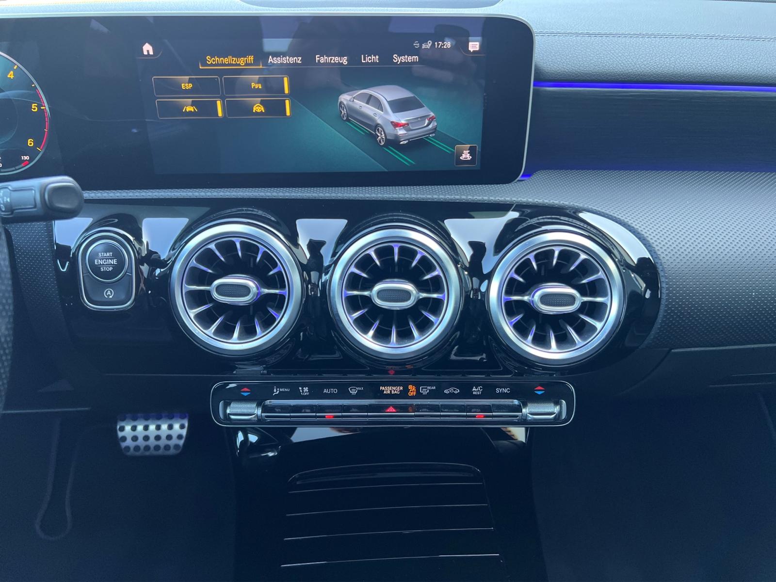 MERCEDES-BENZ A 220 d AMG Line 8G-DCT-image-17