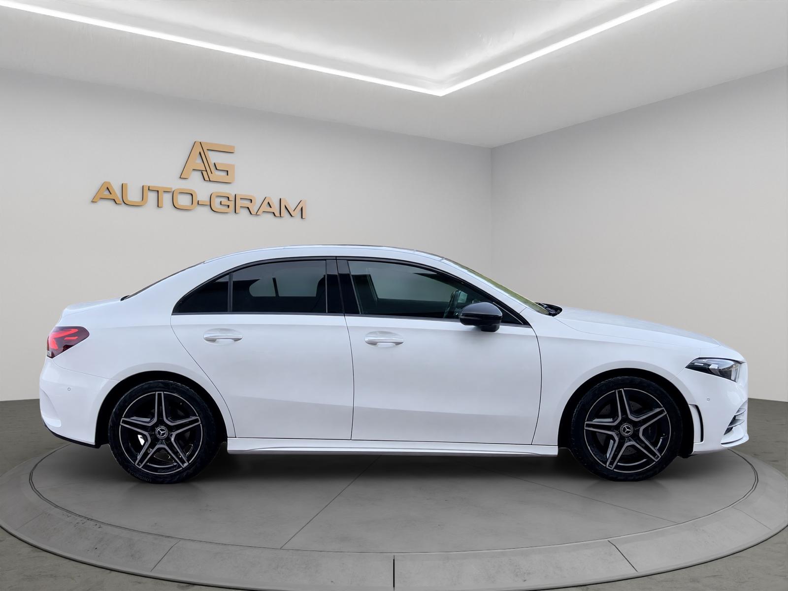MERCEDES-BENZ A 220 d AMG Line 8G-DCT-image-5