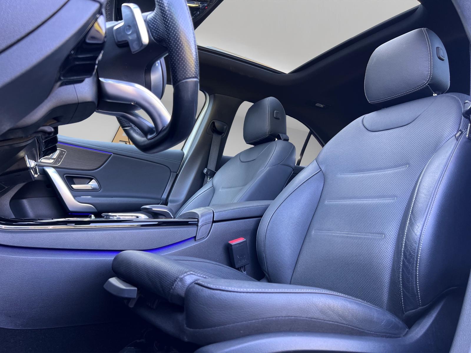 MERCEDES-BENZ A 220 d AMG Line 8G-DCT-image-11