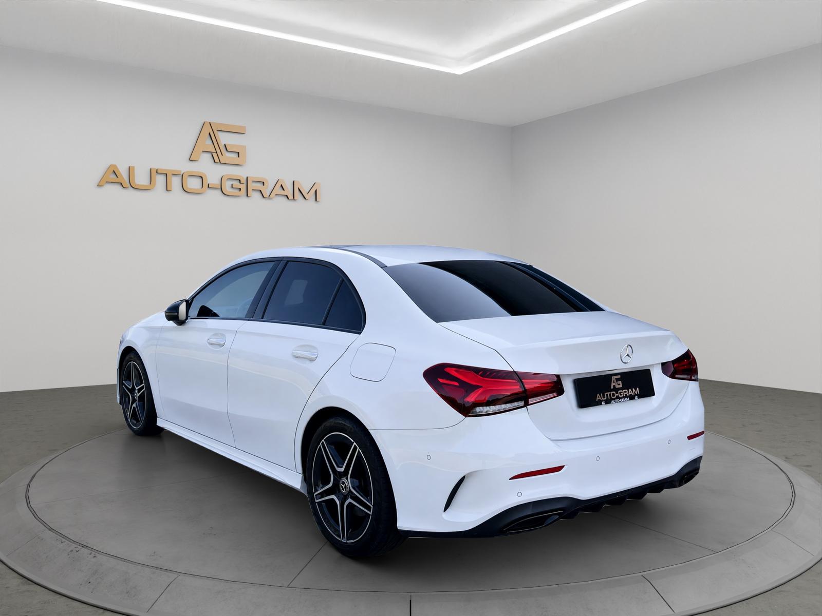 MERCEDES-BENZ A 220 d AMG Line 8G-DCT-image-2