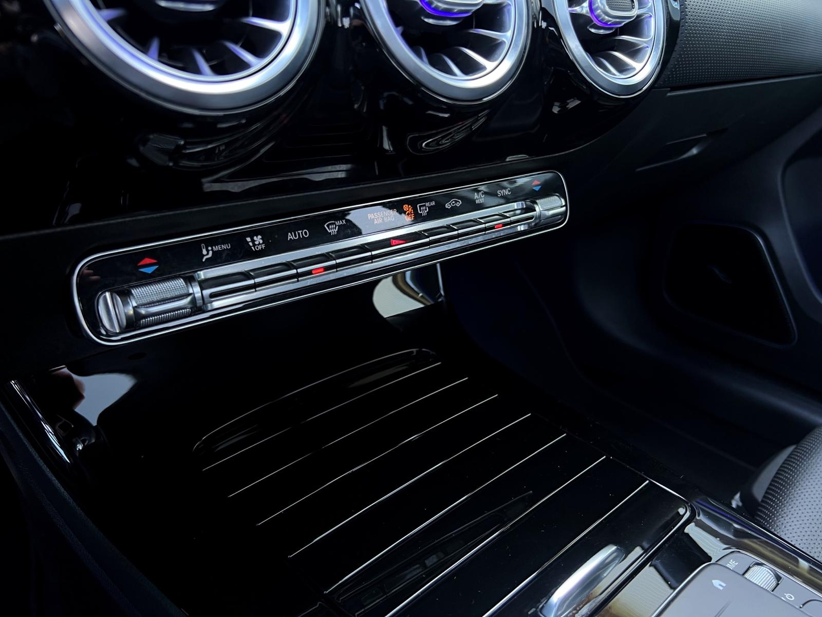 MERCEDES-BENZ A 220 d AMG Line 8G-DCT-image-18