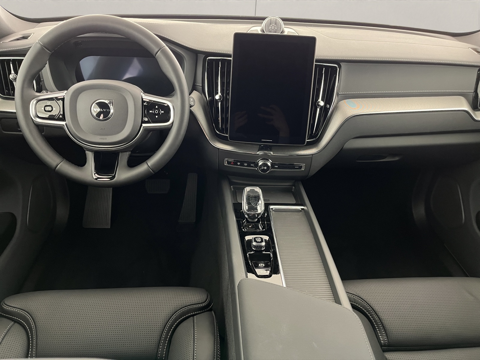 VOLVO XC60 2.0 T6 TE Black Edition eAWD-image-9