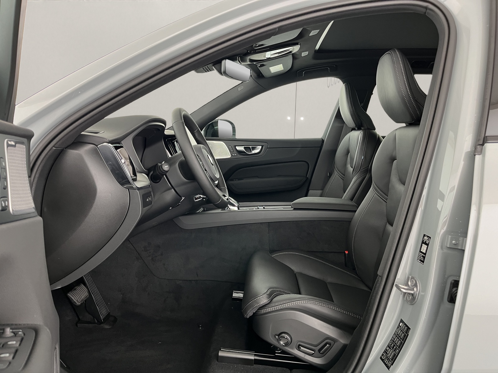 VOLVO XC60 2.0 T6 TE Black Edition eAWD-image-8