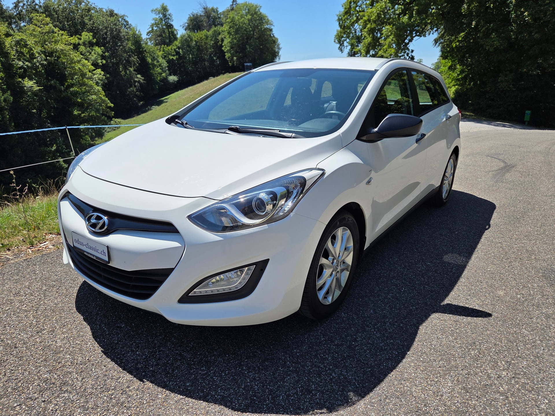 HYUNDAI i30 Wagon 1.4 Comfort-image-3