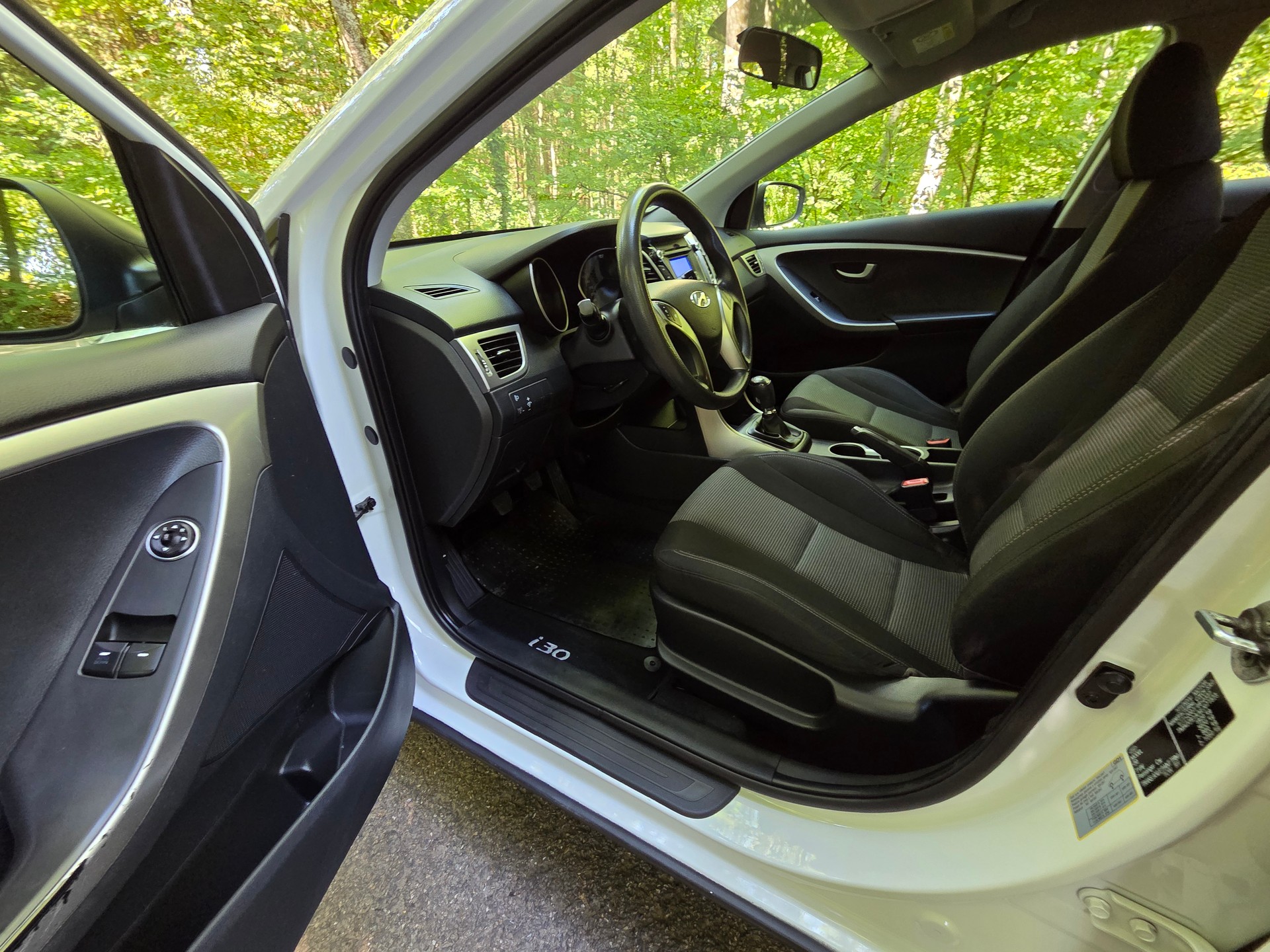 HYUNDAI i30 Wagon 1.4 Comfort-image-8