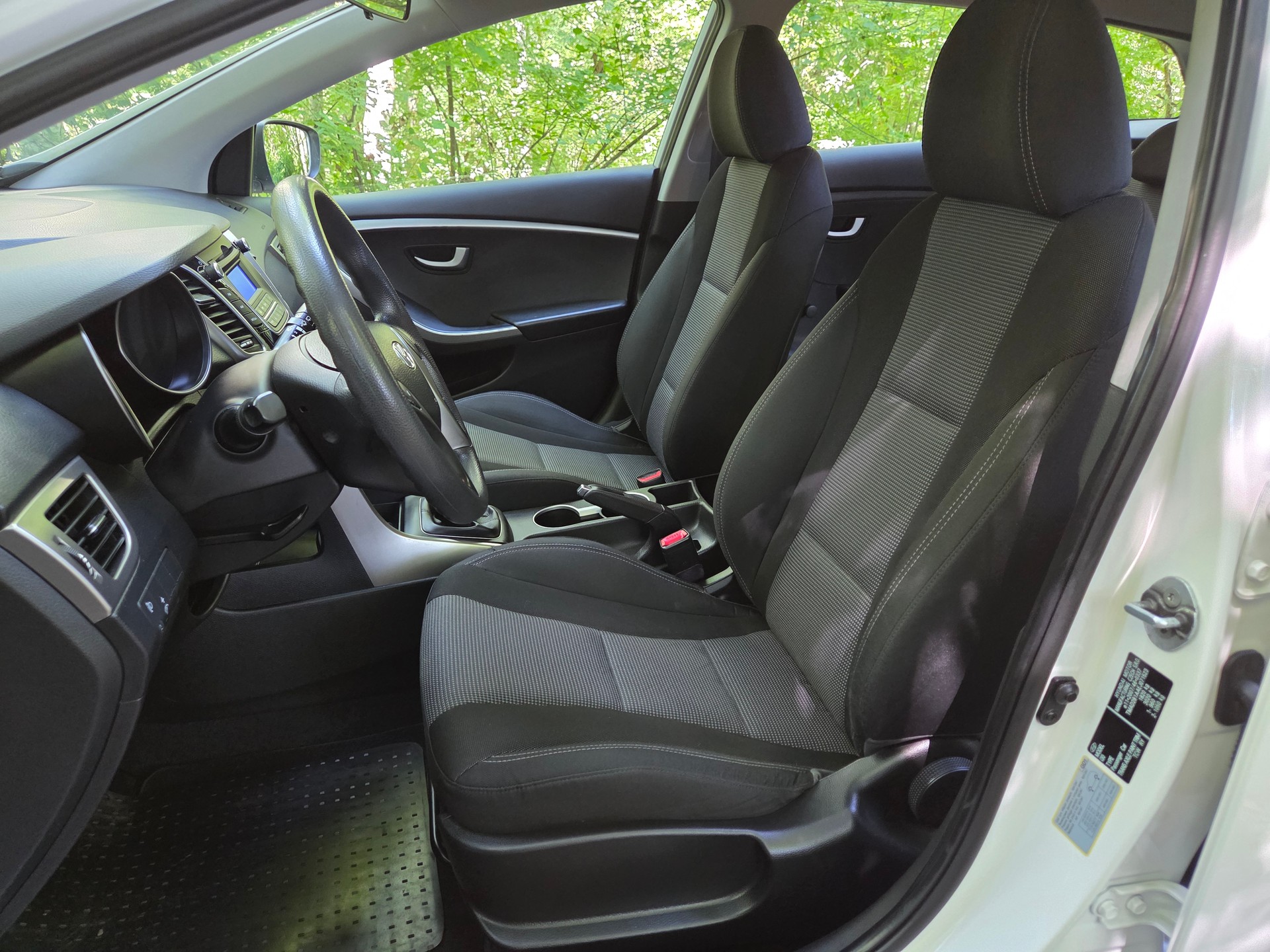 HYUNDAI i30 Wagon 1.4 Comfort-image-9