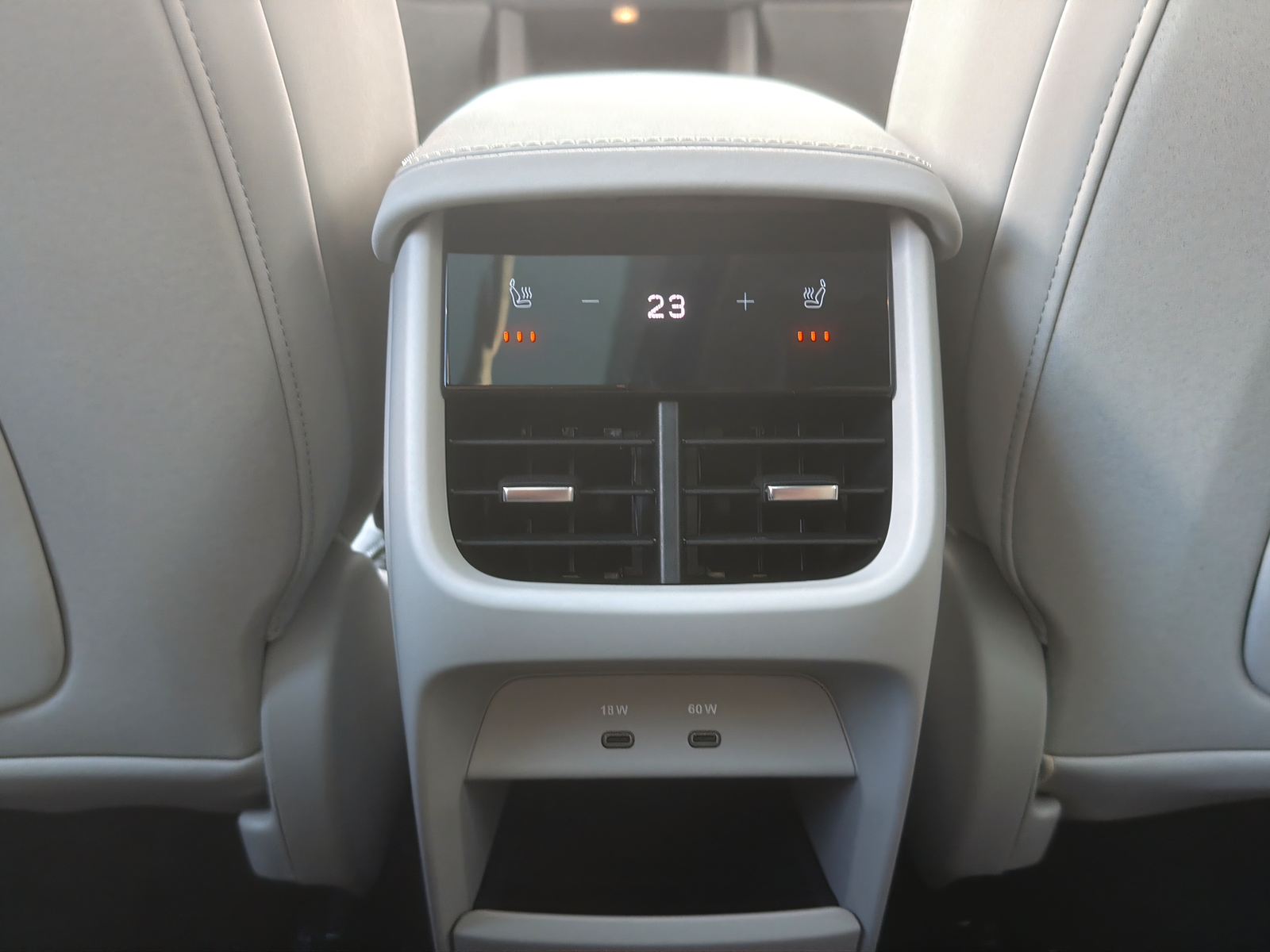 VOLVO EX60 Twin Ultra AWD-image-20