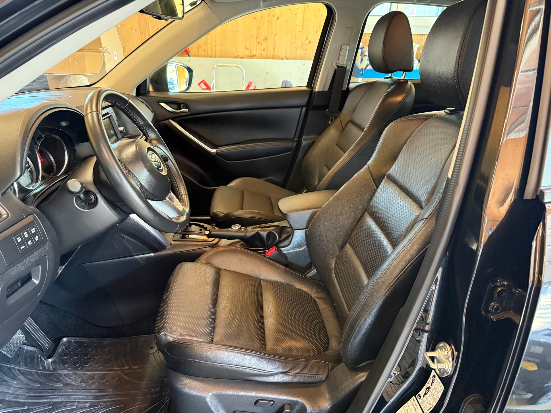MAZDA CX-5 2.2 D HP Revolution AWD Automatic-image-6
