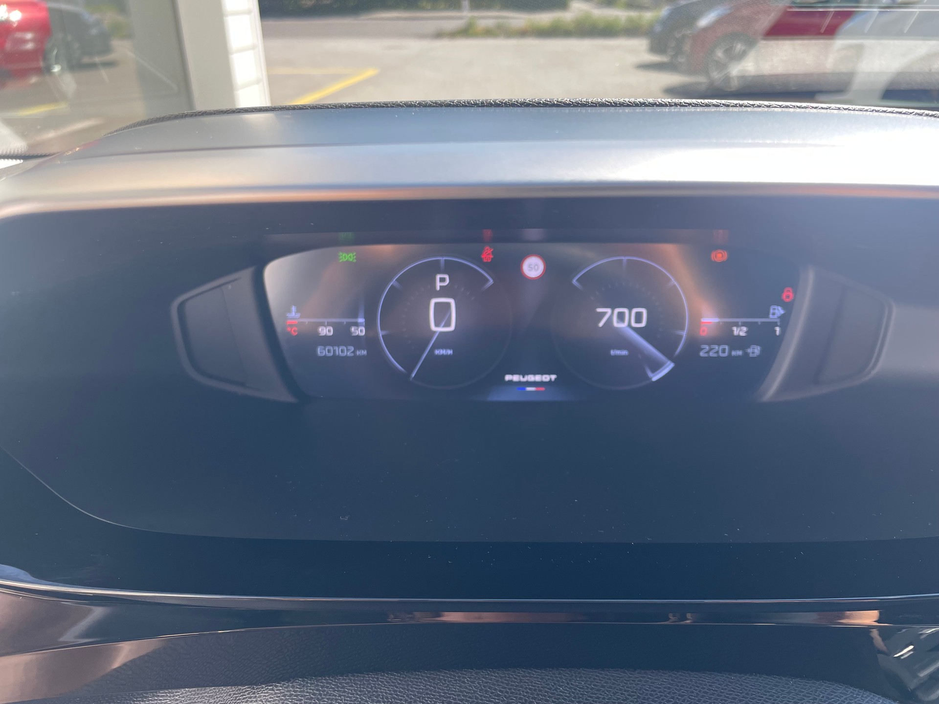 PEUGEOT 308 1.2 Pure Tech Allure Pack EAT8-image-11