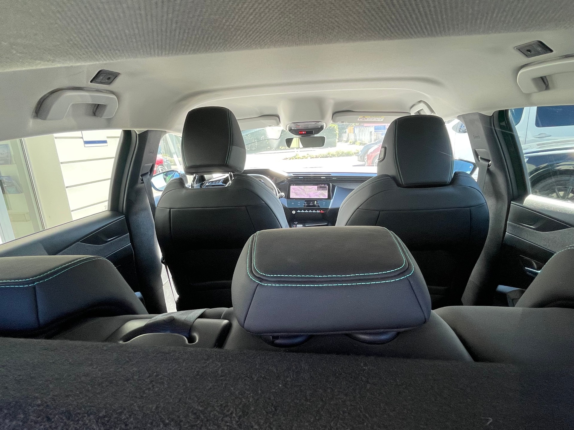 PEUGEOT 308 1.2 Pure Tech Allure Pack EAT8-image-4