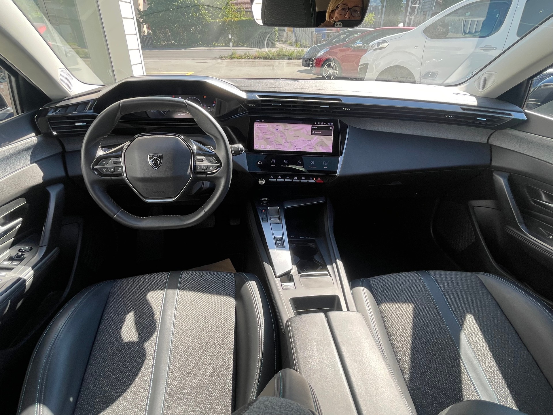 PEUGEOT 308 1.2 Pure Tech Allure Pack EAT8-image-5