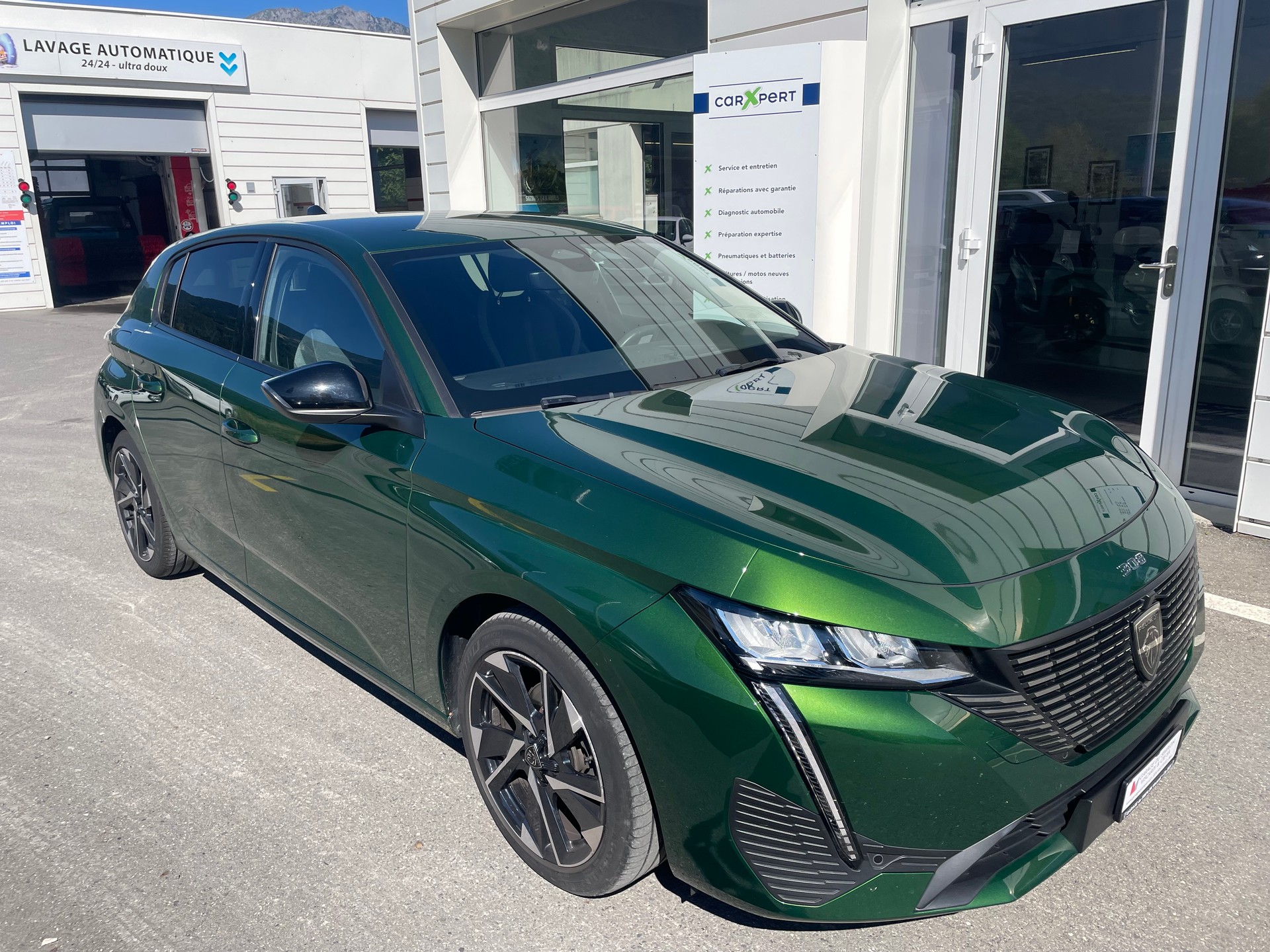 PEUGEOT 308 1.2 Pure Tech Allure Pack EAT8-image-0