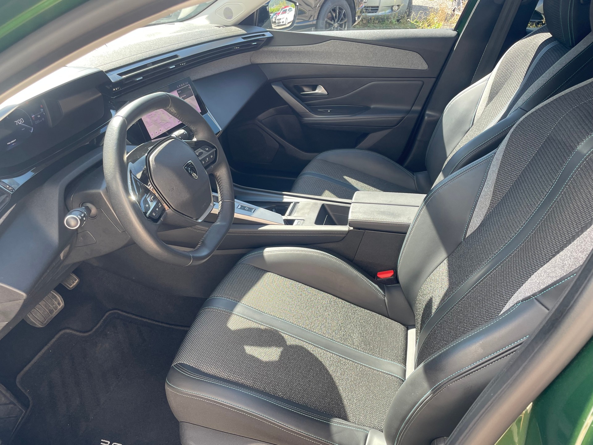 PEUGEOT 308 1.2 Pure Tech Allure Pack EAT8-image-7