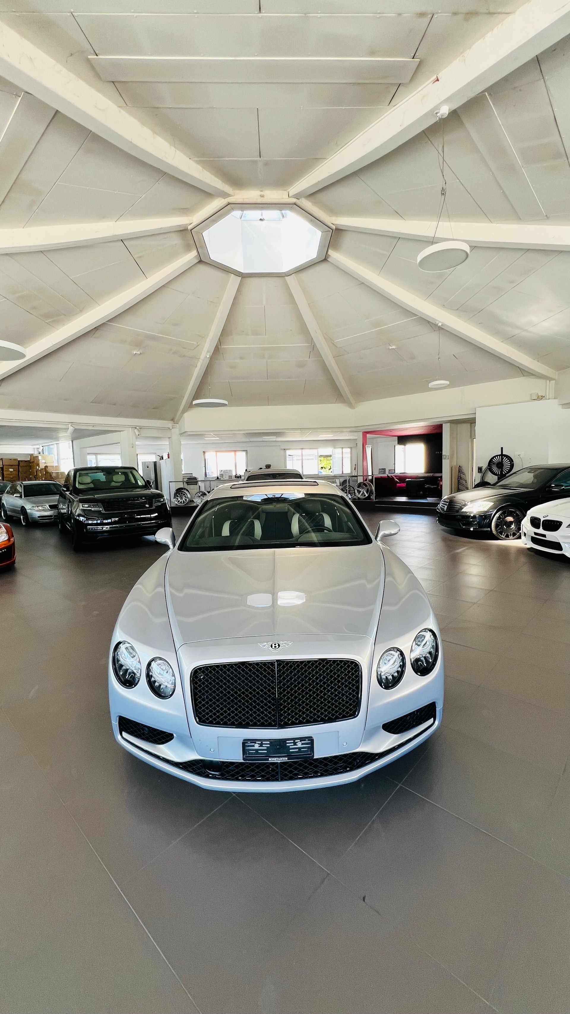 BENTLEY Flying Spur 6.0 S-showroom-element-1