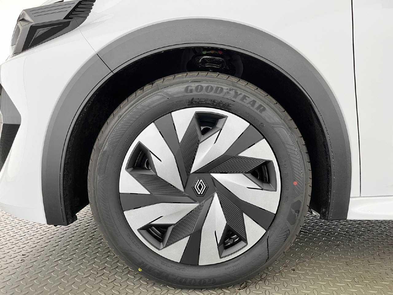 RENAULT Clio 1.8 E-Tech evolution-image-5