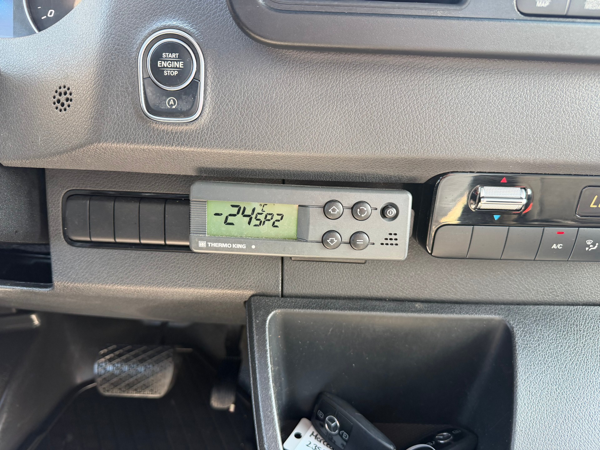 MERCEDES-BENZ Sprinter 317 CDI Kompakt 9G-TRONIC-image-16