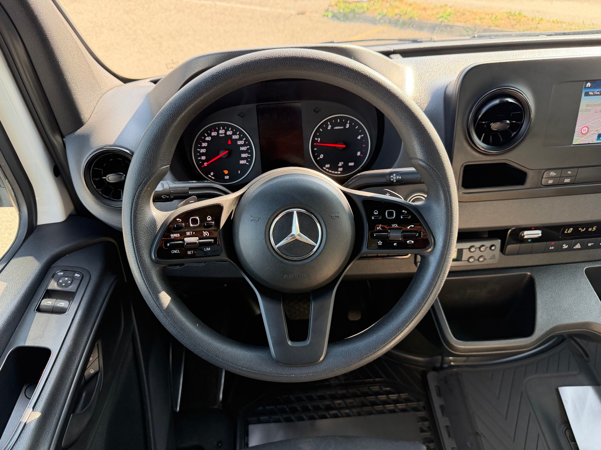 MERCEDES-BENZ Sprinter 317 CDI Kompakt 9G-TRONIC-image-13