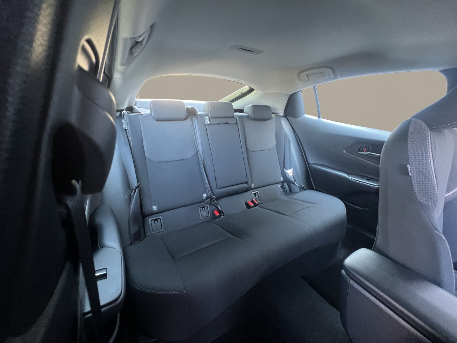 TOYOTA Prius 2.0 Plug-In-Hybrid Style-image-23