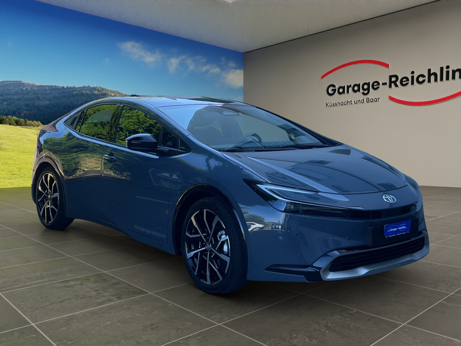 TOYOTA Prius 2.0 Plug-In-Hybrid Style-image-6