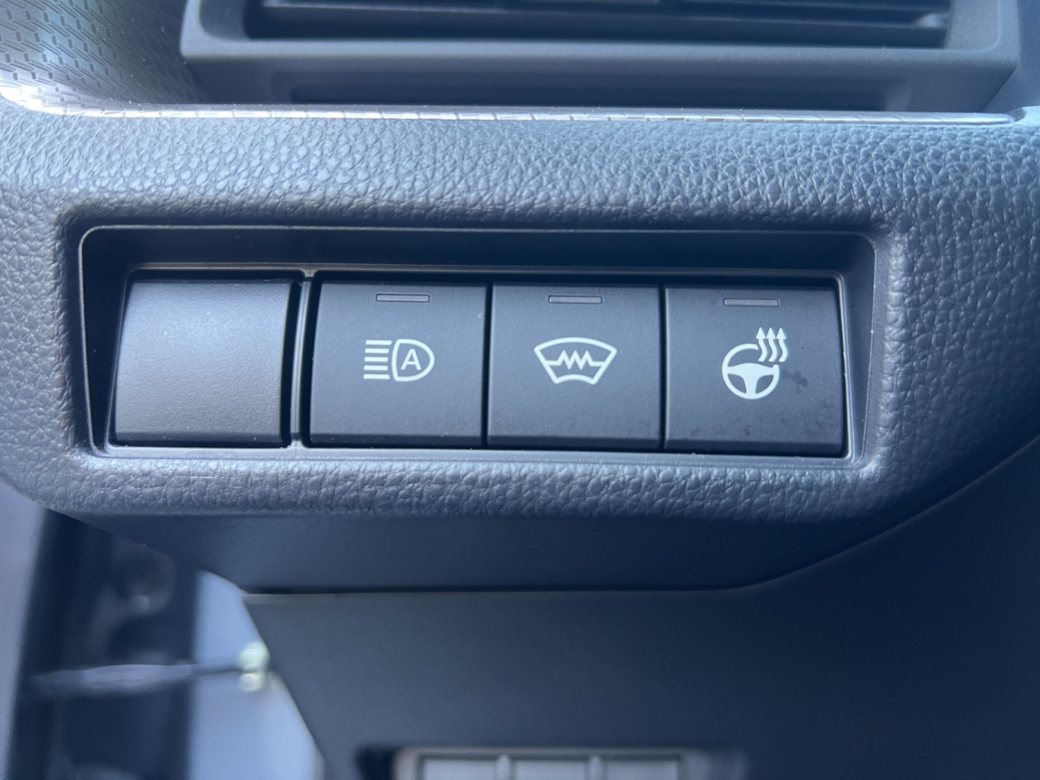 TOYOTA Prius 2.0 Plug-In-Hybrid Style-image-19