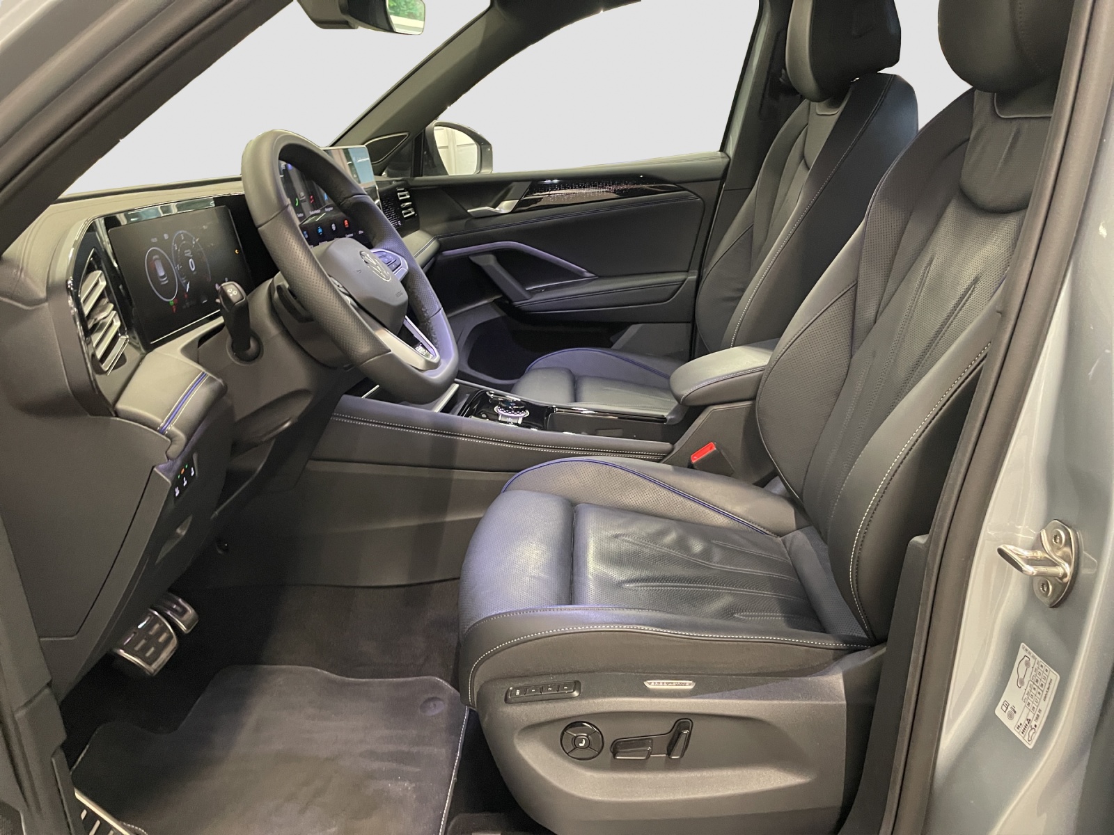VW Tiguan 2.0 TDI SCR United 4Motion DSG-image-8