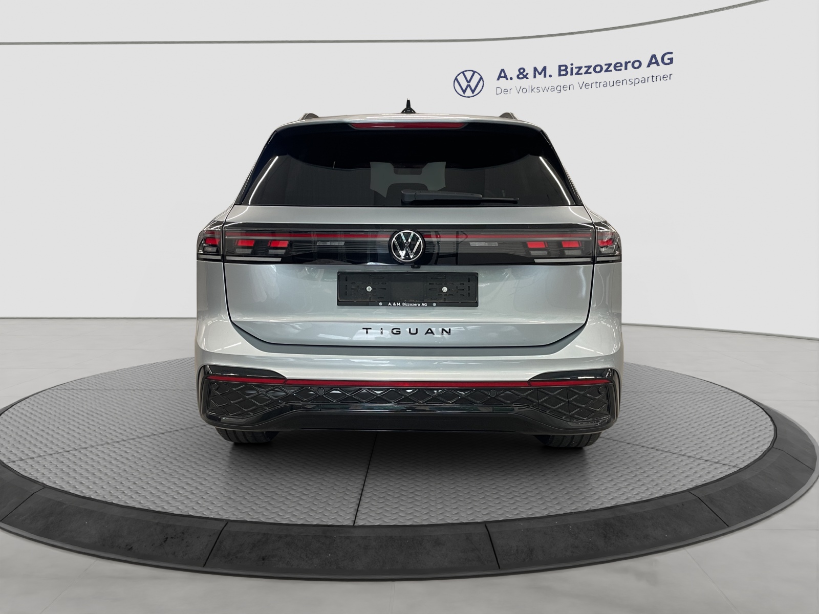 VW Tiguan 2.0 TDI SCR United 4Motion DSG-image-3