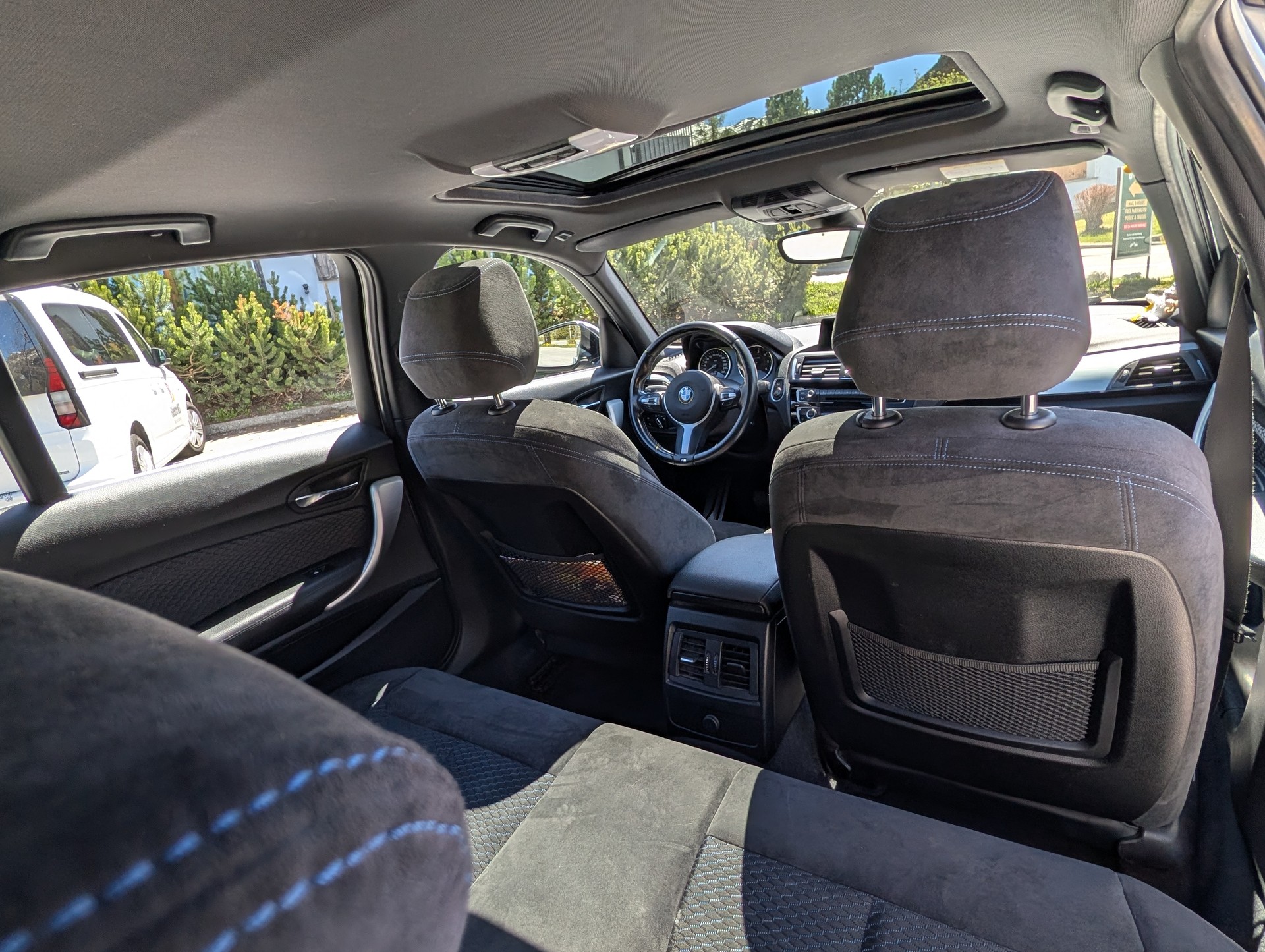 BMW 120d xDrive-image-5