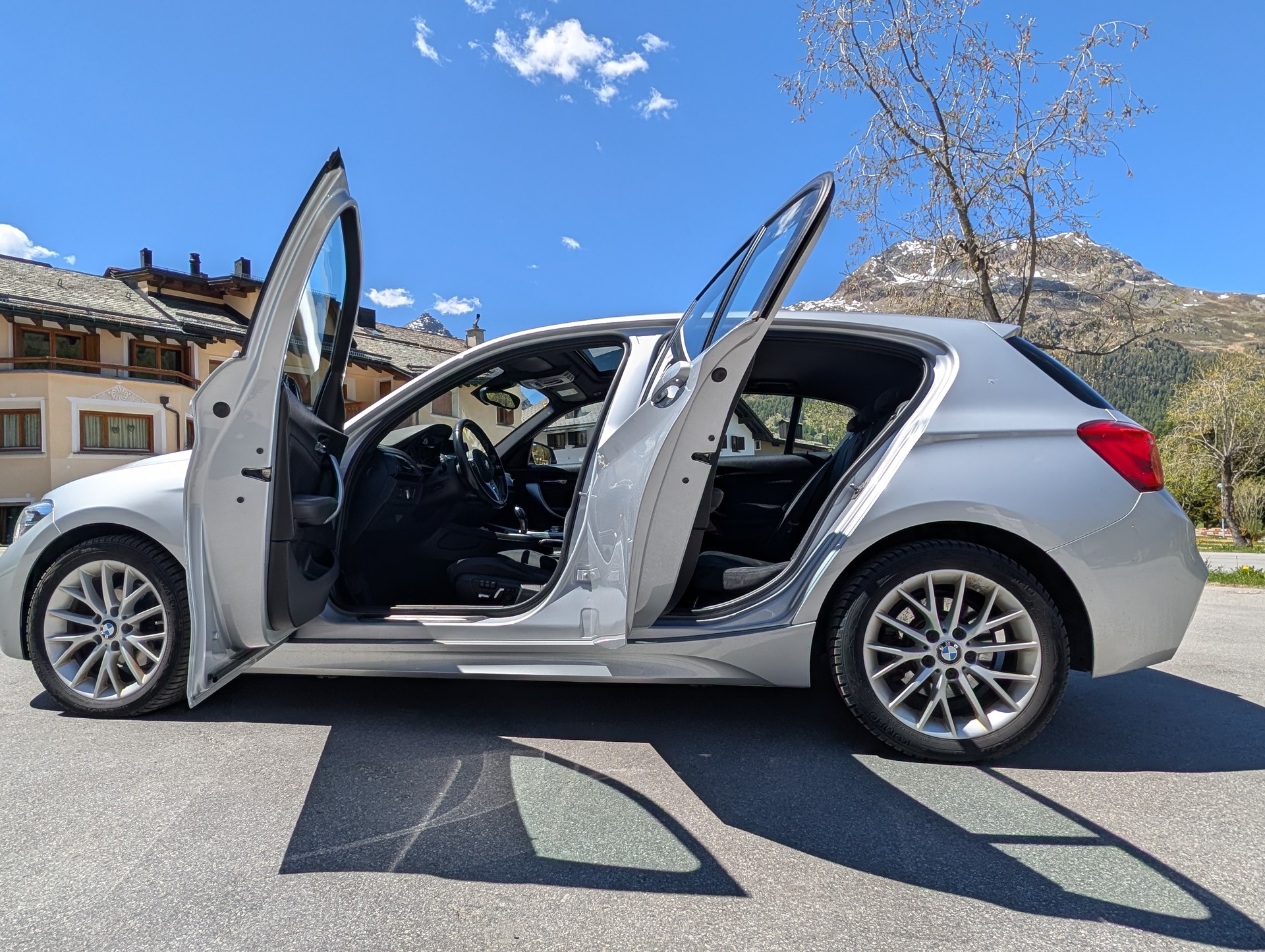 BMW 120d xDrive-image-1