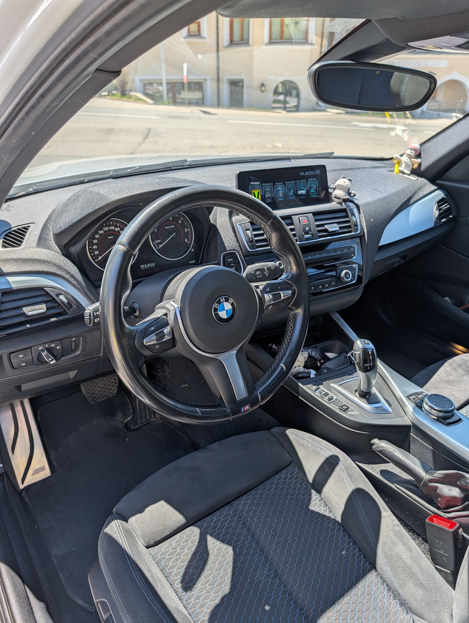 BMW 120d xDrive-image-3