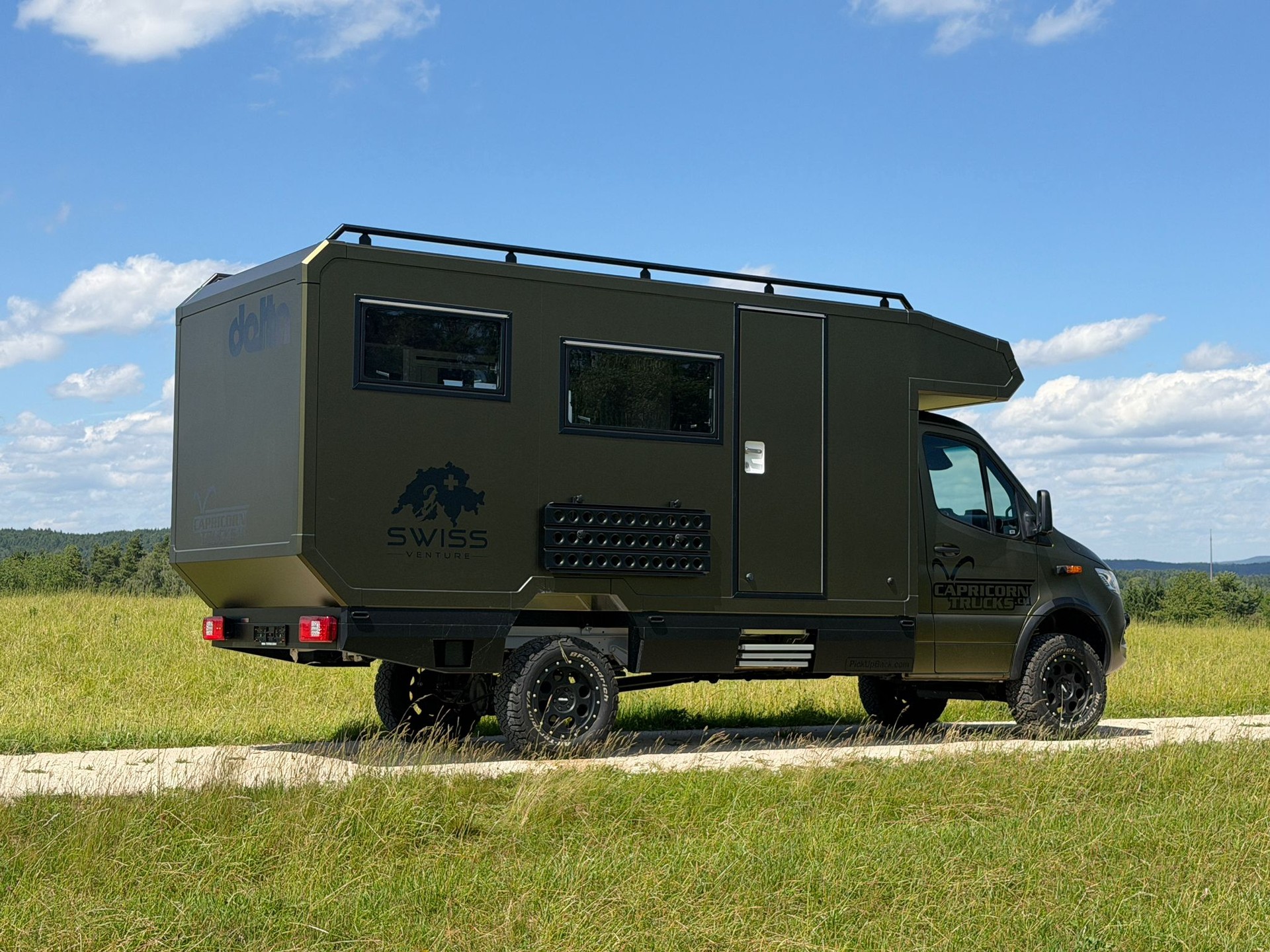 MERCEDES-BENZ Swiss Venture S-image-2