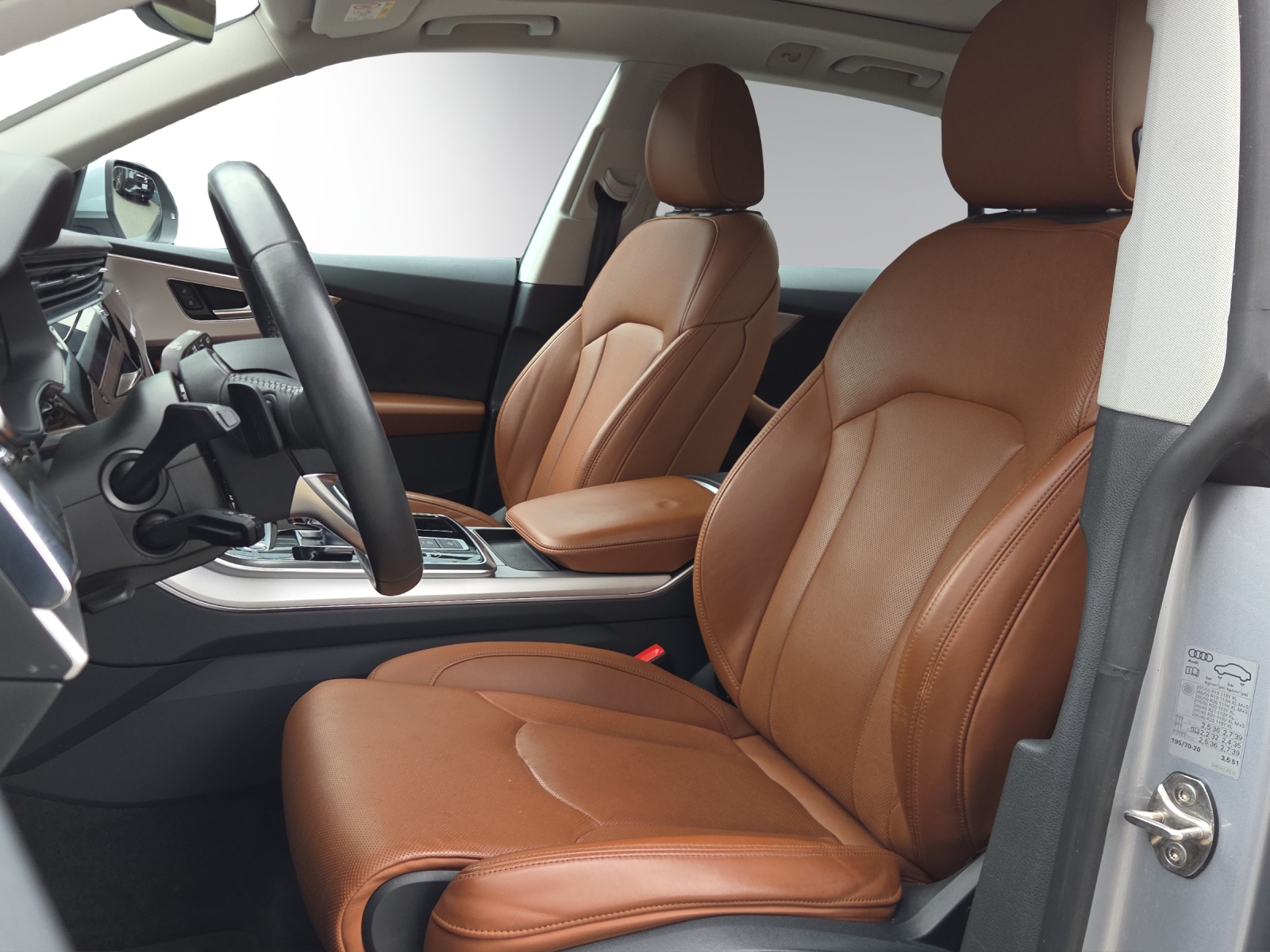 AUDI Q8 55 TFSI quattro tiptronic-image-7