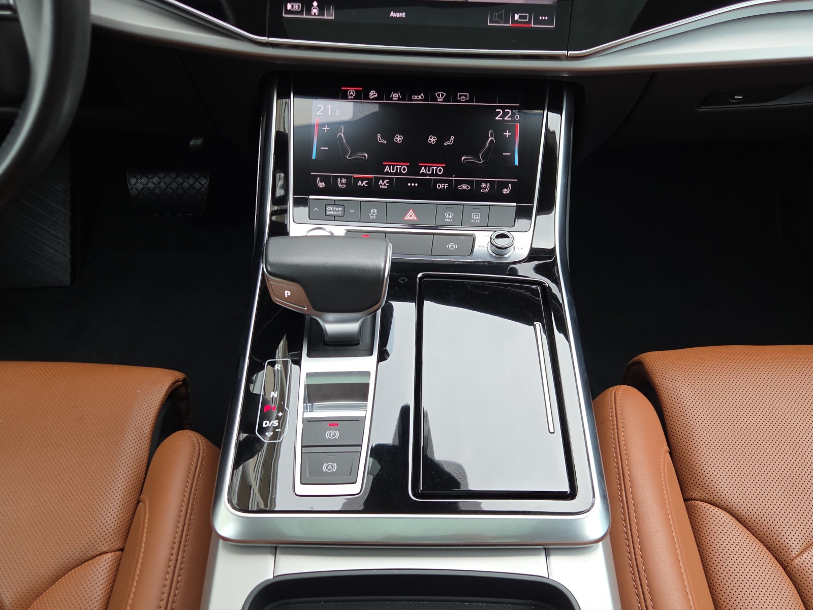 AUDI Q8 55 TFSI quattro tiptronic-image-13