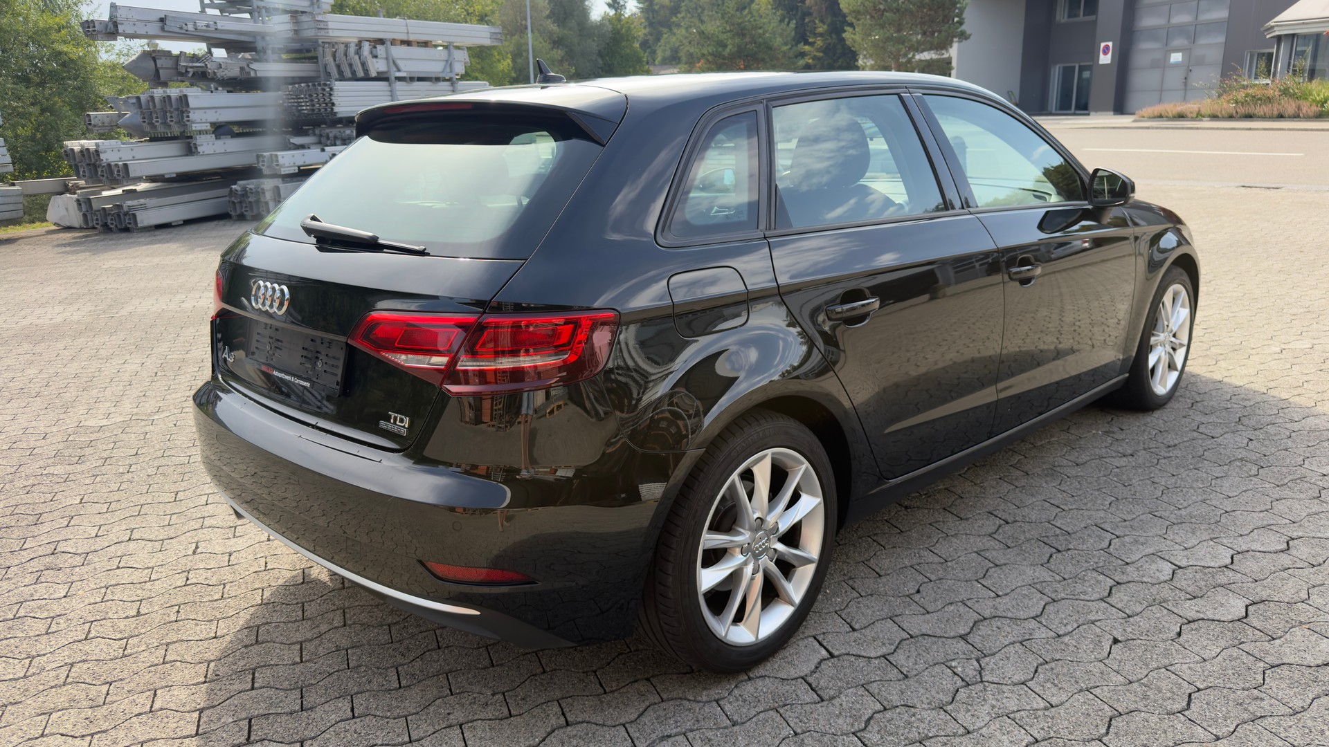 AUDI A3 Sportback 2.0 TDI Sport S-tronic quattro-image-4