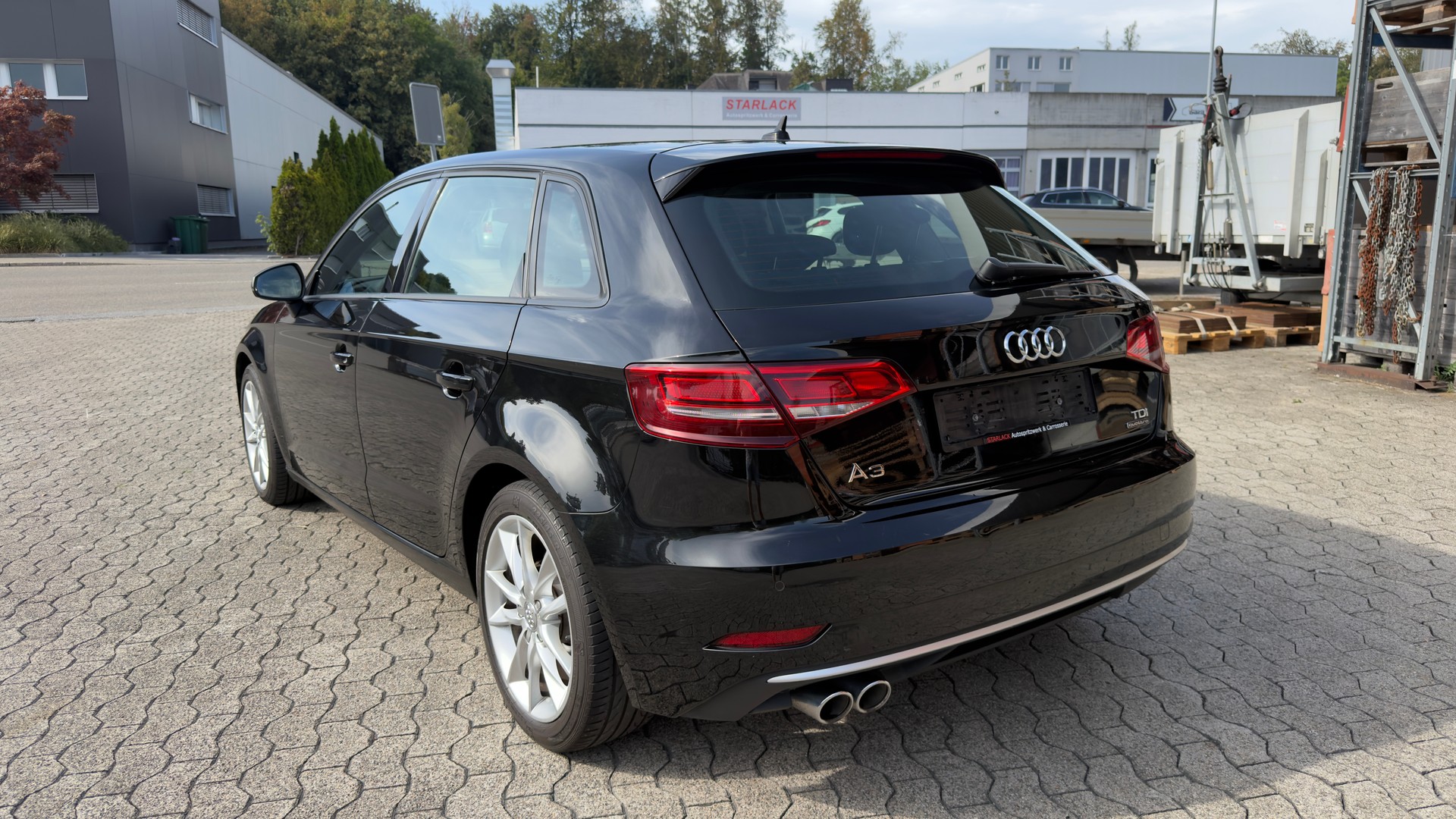 AUDI A3 Sportback 2.0 TDI Sport S-tronic quattro-showroom-element-2
