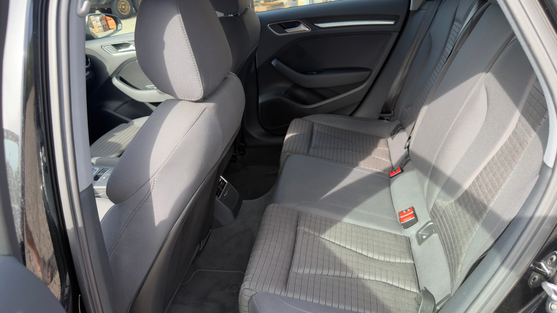 AUDI A3 Sportback 2.0 TDI Sport S-tronic quattro-image-15