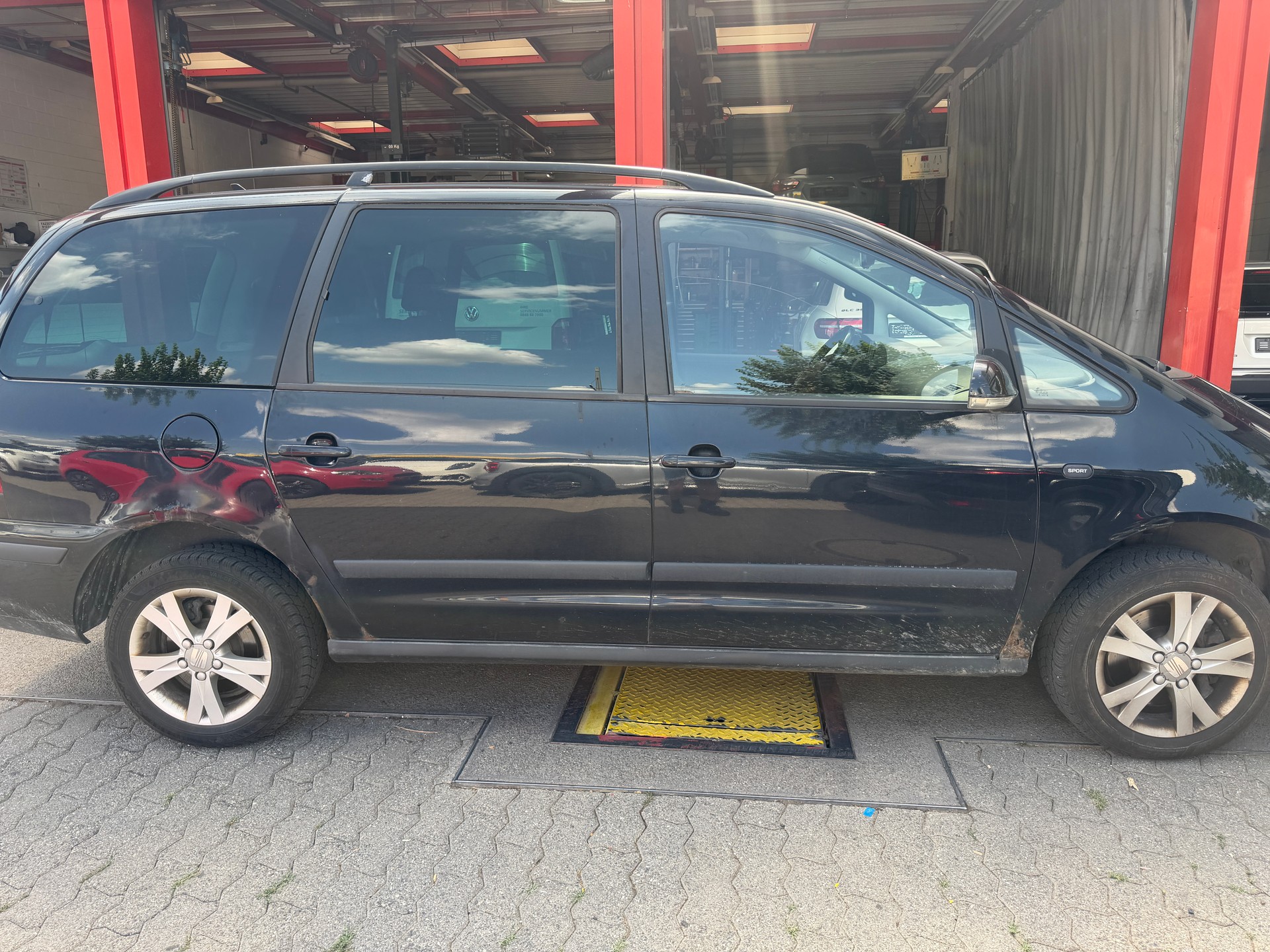 SEAT Alhambra 1.9 TDI Sport 4x4-image-3