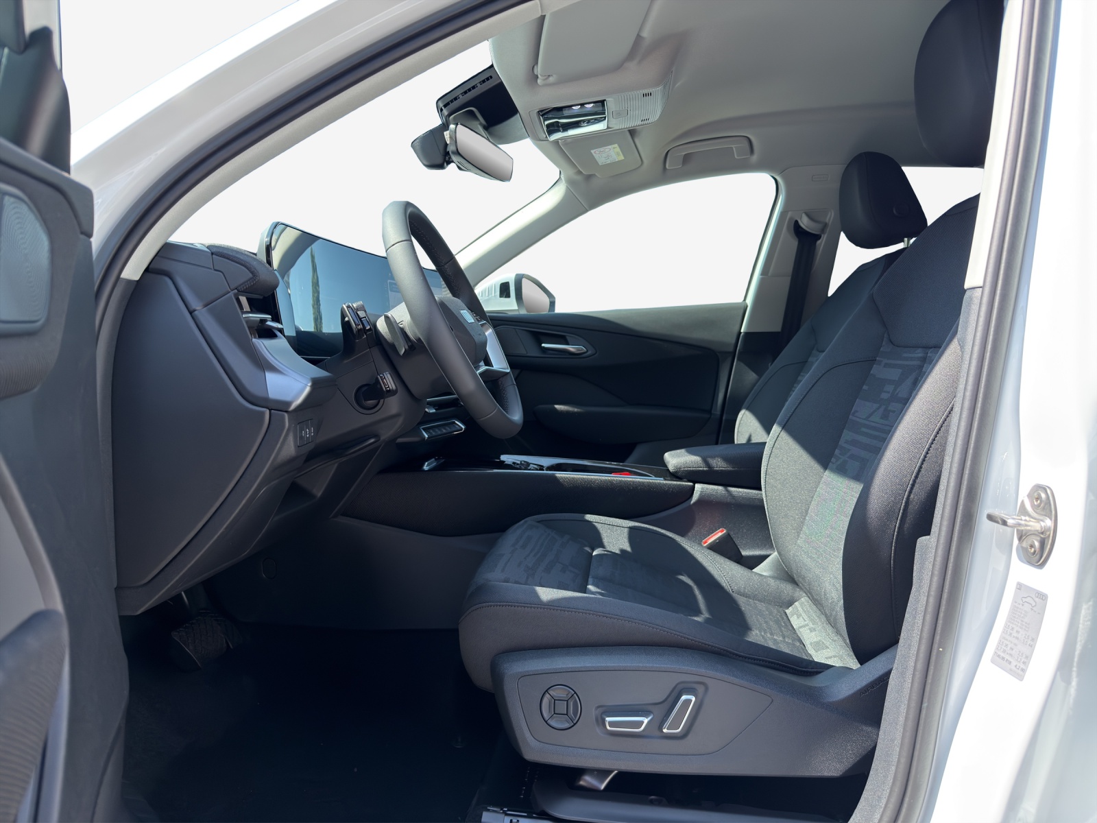 AUDI Q3 SUV 110 kW TFSI S tronic-image-7