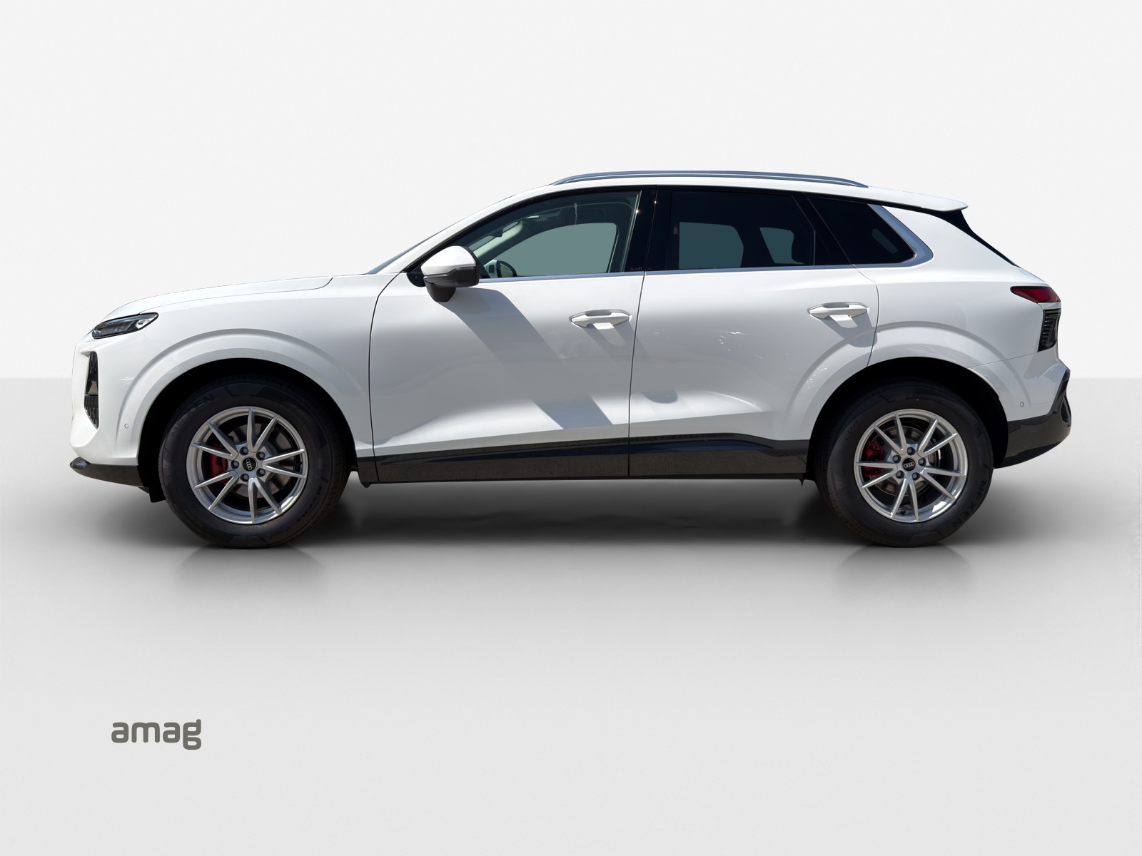 AUDI Q3 SUV 110 kW TFSI S tronic-image-1