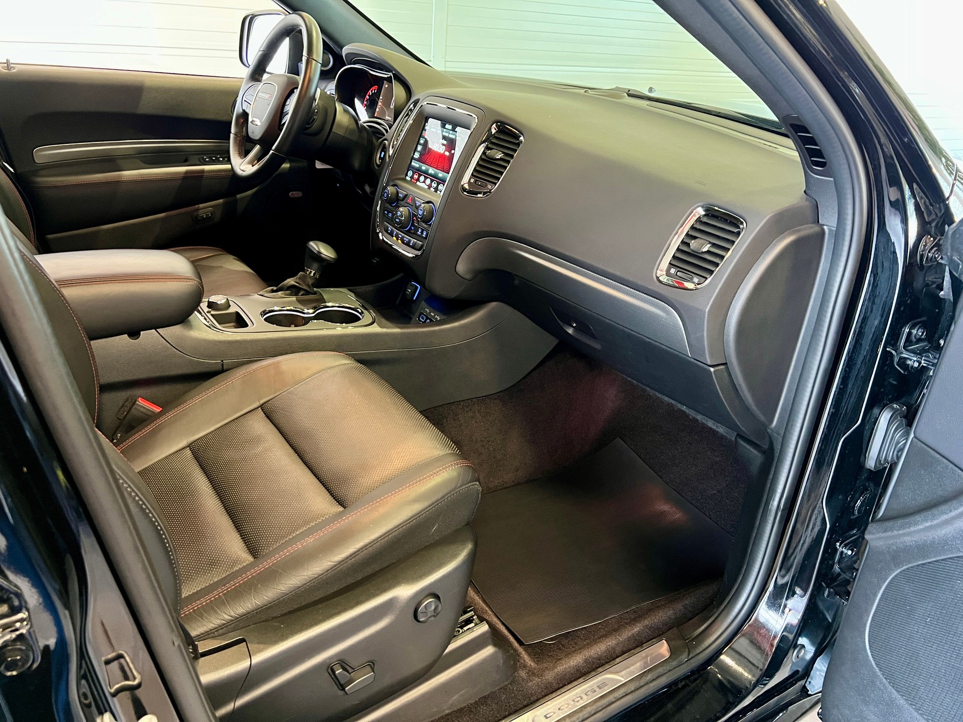 DODGE Durango R/T HEMI-image-17