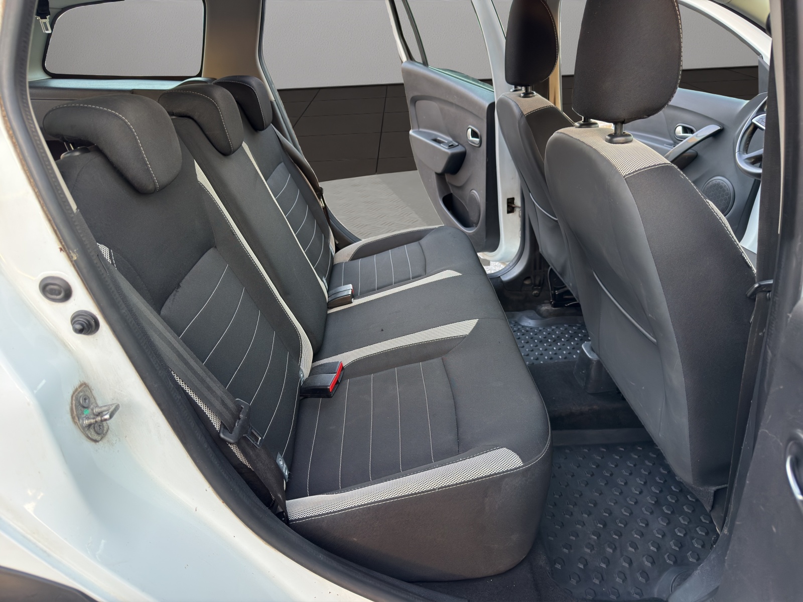 DACIA Logan MCV 0.9 Stepway-image-17