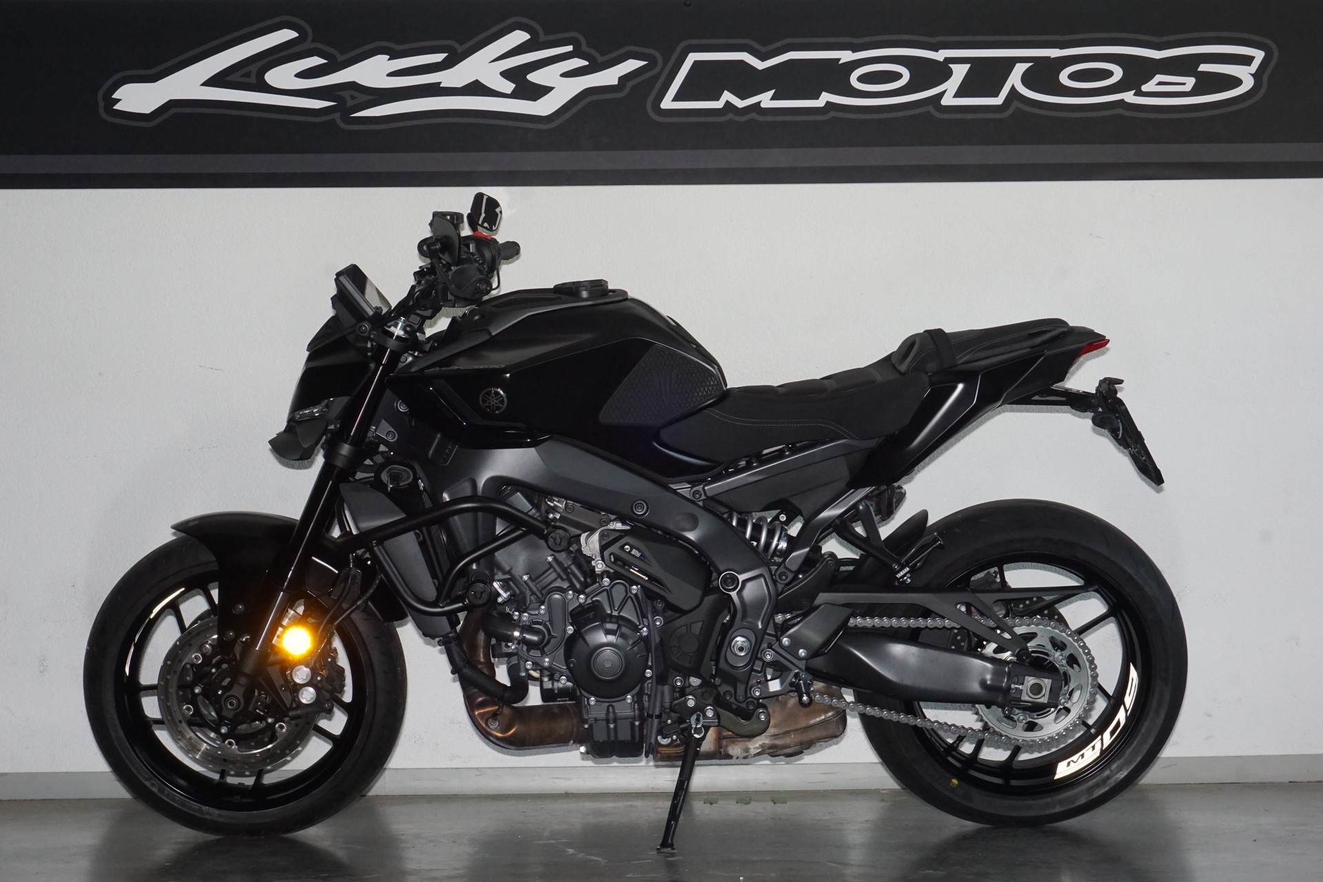 YAMAHA MT-09 Y-AMT-image-4