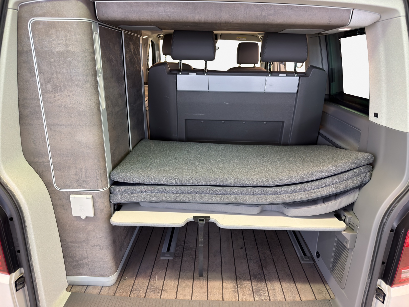 VW T6.1 California 2.0 Bi-TDI Ocean Liberty 4Motion DSG-image-12