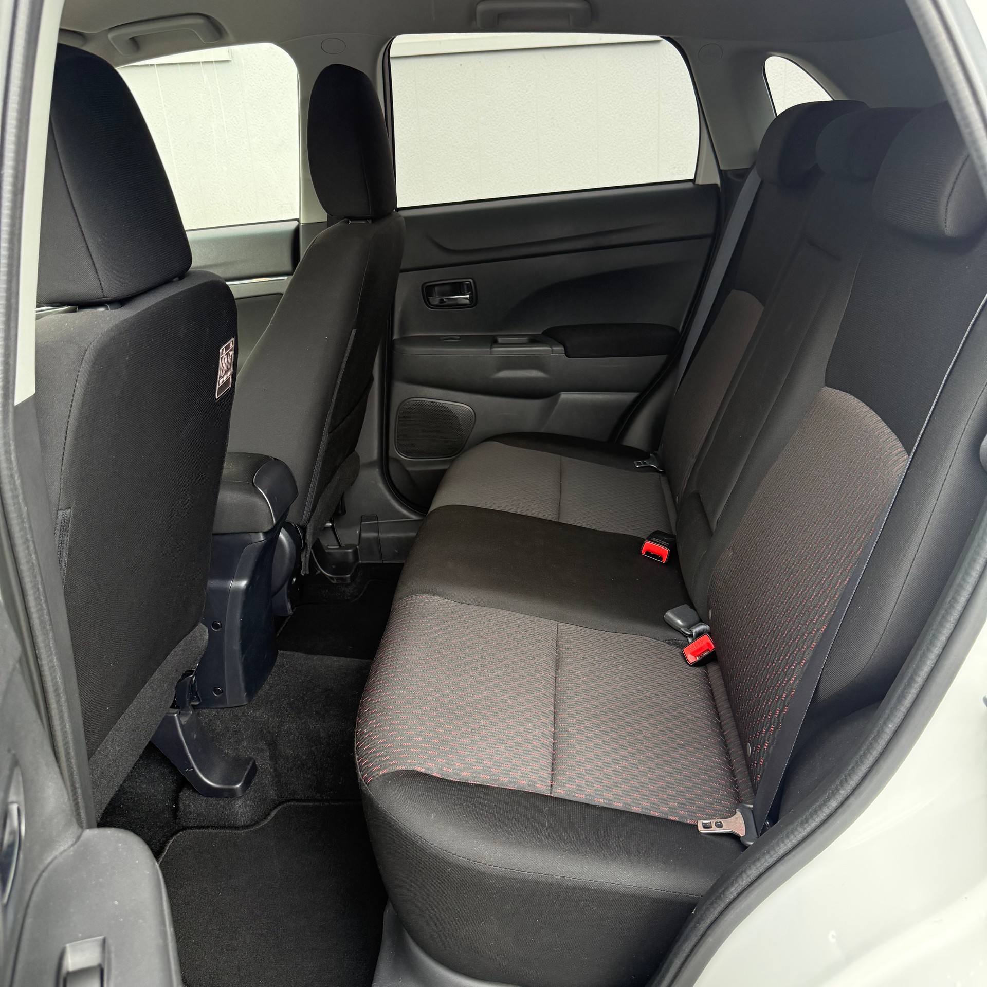 MITSUBISHI ASX 2.2 DID Style 4WD Automatic-image-10
