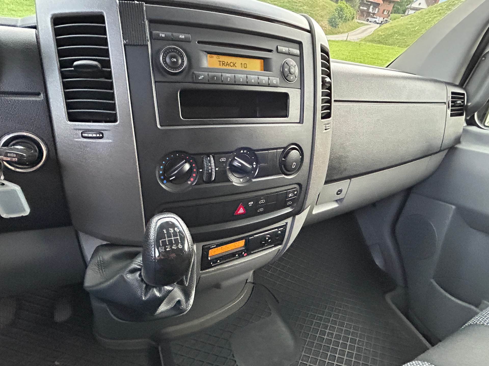 MERCEDES-BENZ 316 CDI 4x4-image-15