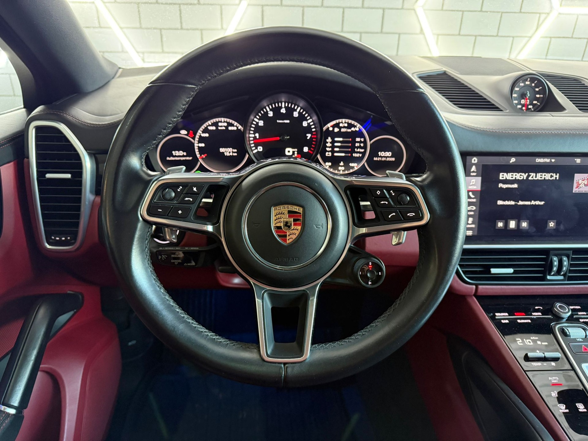 PORSCHE Cayenne Coupé-image-8