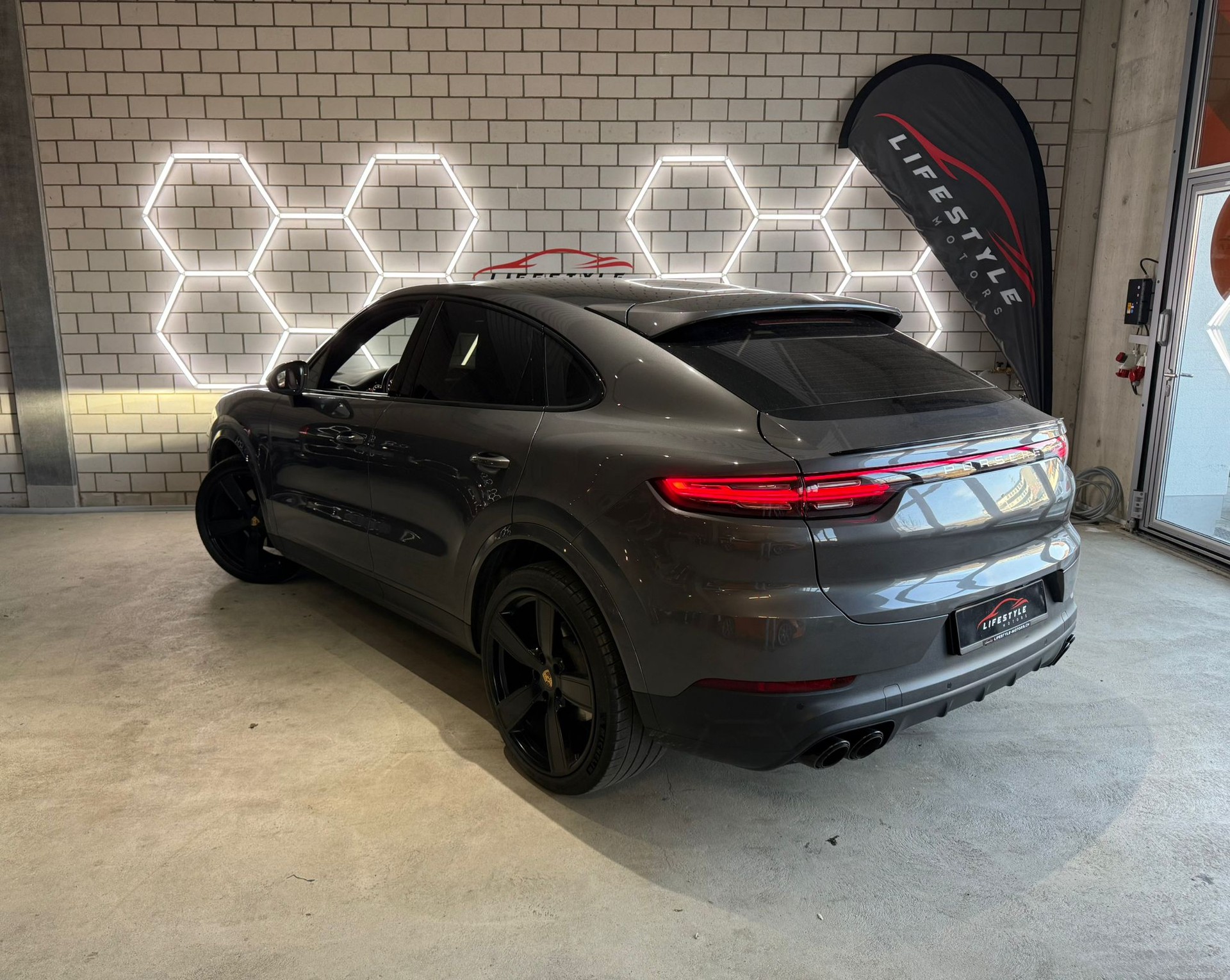 PORSCHE Cayenne Coupé-image-2