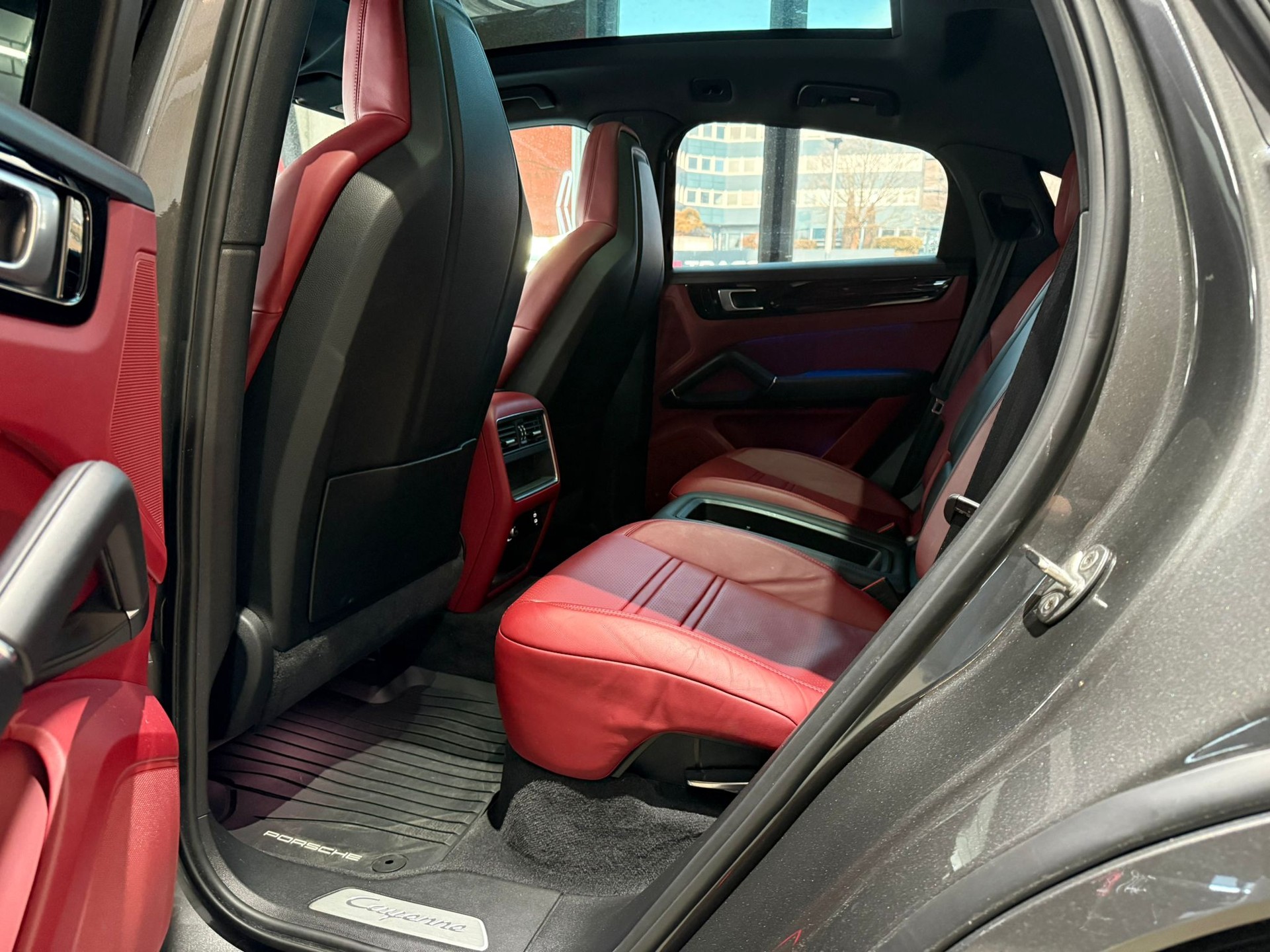 PORSCHE Cayenne Coupé-image-11