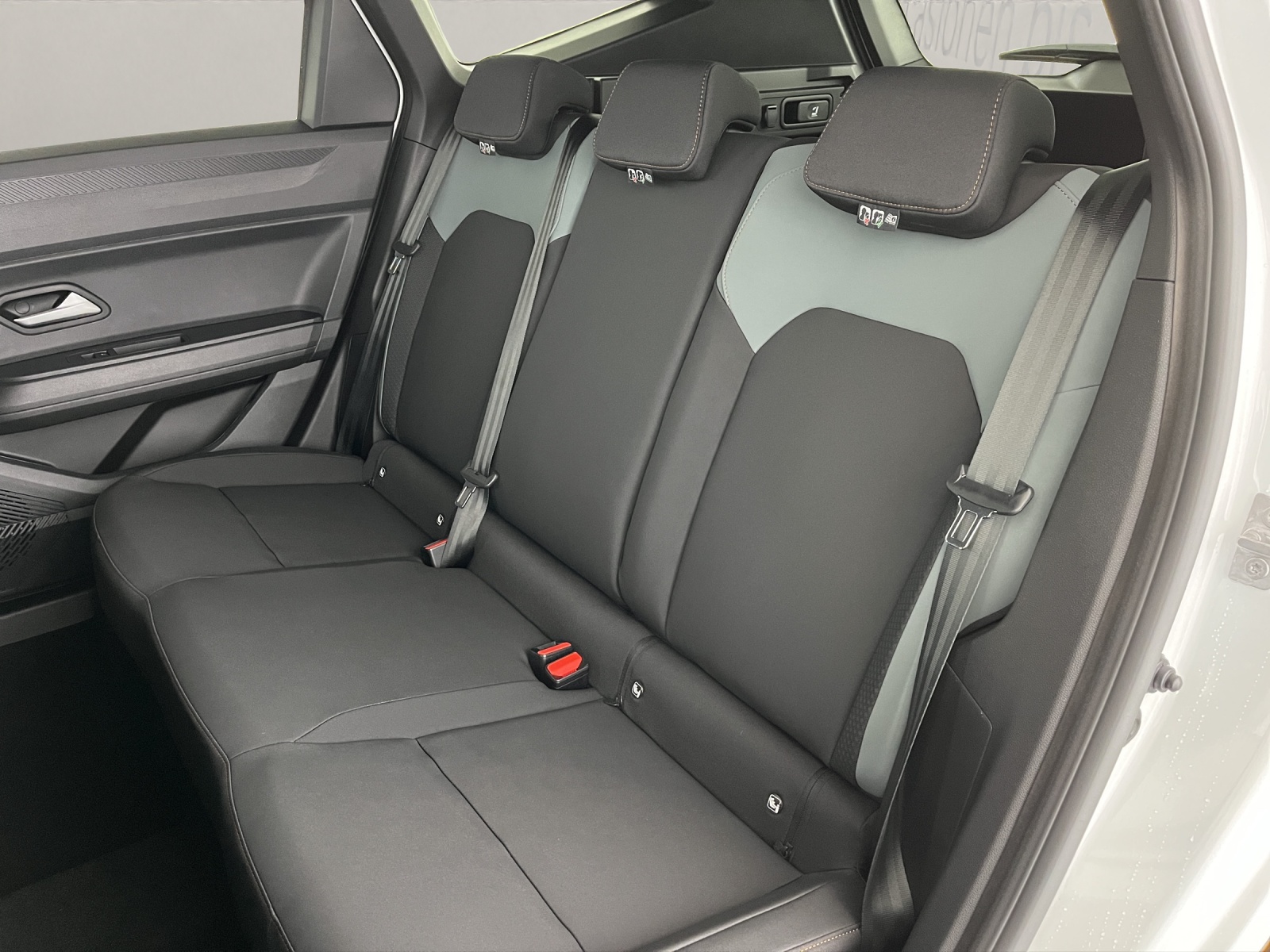 DACIA Bigster 1.2 Hybrid Extreme 4WD-image-16